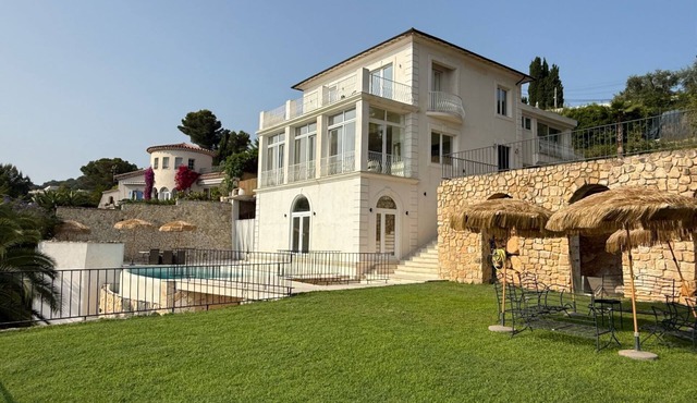 Large villa, 6 bedrooms, sea, mountain, and city views of Cannes
