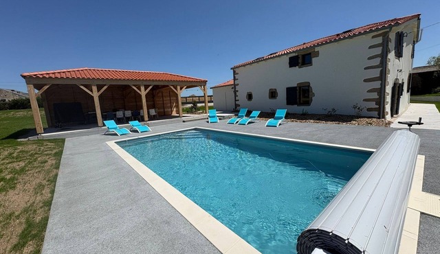 Le 1701 – Gîte 15 pers avec piscine, Puy du Fou