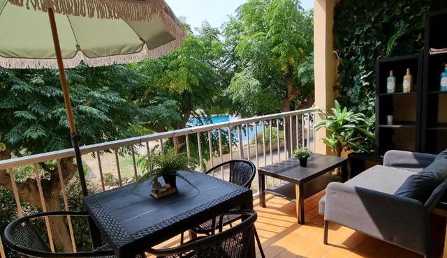 "Le Liberty" Appartement calme et cosy avec vue piscine et montagnes