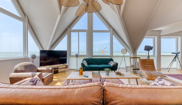 Le poseidon apartment sea view