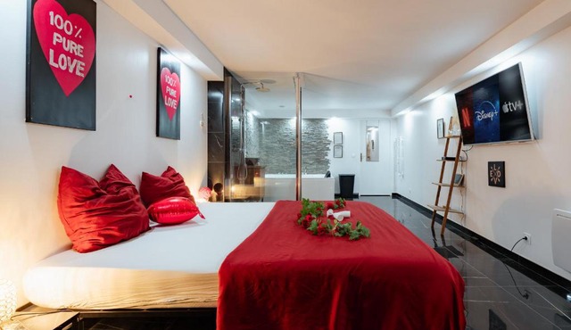 Le Qube Romantique by Prestige Home Living - sauna & balnéo 2 places - Montdidier
