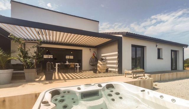 Lovely home in Canet with house a panoramic view