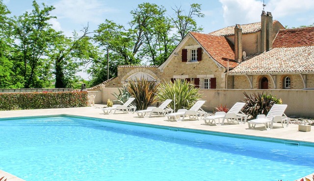 Luxurious home in Gardonne with private swimming pool, can be inside or outside