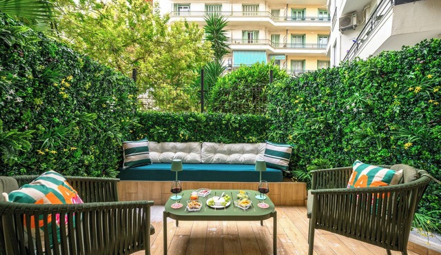 Luxury apartment in the center of town