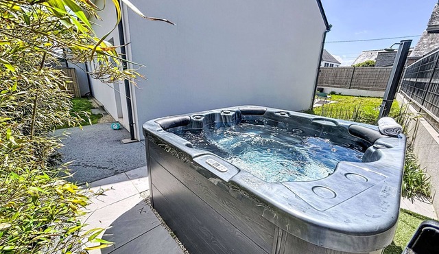 Maison Du Crouzic by Interhome
