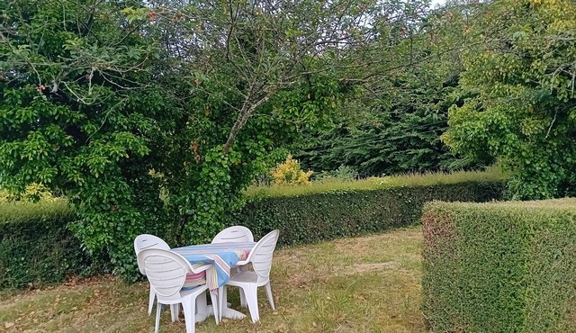 Maisonette 35m2 with garden. Very quiet. 8kms from the beaches.