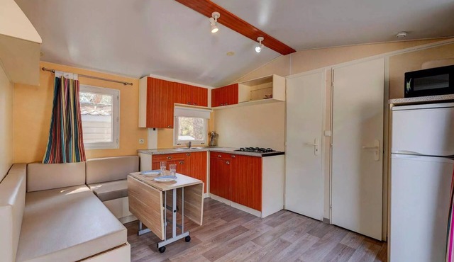 Mobile Home | Classic | 3 Bedrooms | 6 Guests | Raised Deck | A/C
