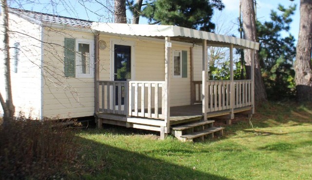 Mobile home with terrace for 4 people in Tréguennec