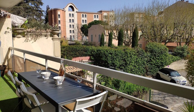 Modern 4-star 2-bedroom apartment in the center of Aix with parking and terrace
