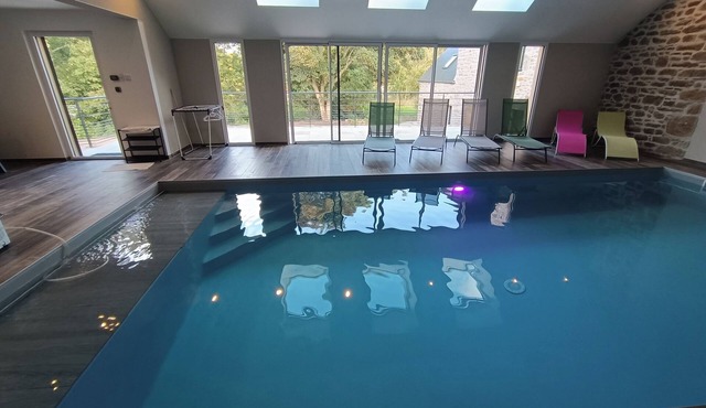 Moulin de Kerloroc:Charming Breton Mill with Indoor Pool and Games for 11 Guests