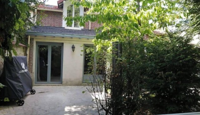 Nice, friendly house near Paris