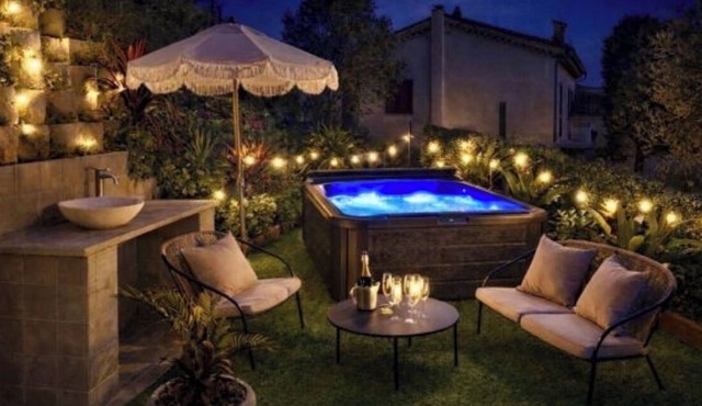 Nice house in the hills, with private jacuzzi, sunny terrace!