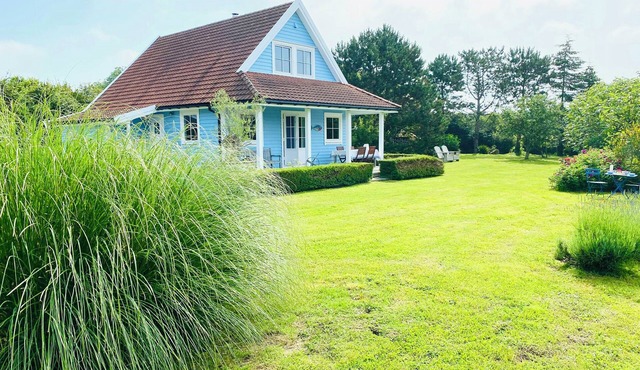 Norwegian wooden house near Carteret's dunes
