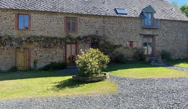 Pet-Friendly Normandy Gîte near Saint-Lô with a Large Garden, Horse Box Parking