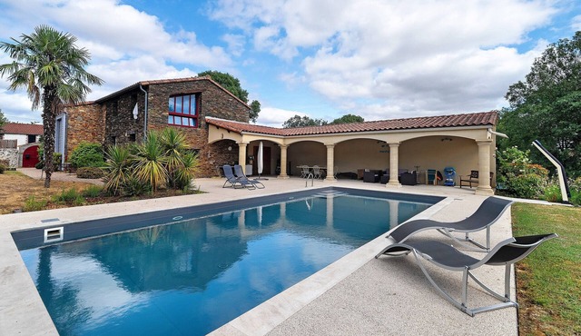 Petite house “La Grande Rivière” with pool, Wi-Fi, and air conditioning