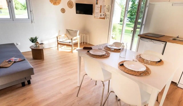 Premium 3-Room Accessible Chalet for 4–6 People, Air-Conditioned + TV