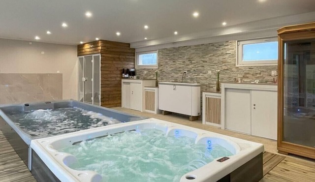 Private accommodation with relaxation area: Swim spa, Spa, Hammam, Sauna