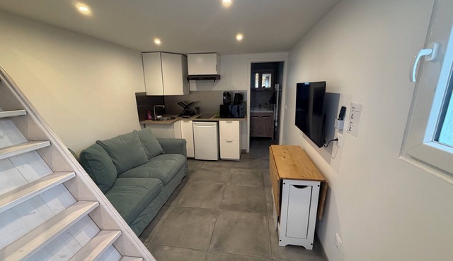 Quiet studio apartment