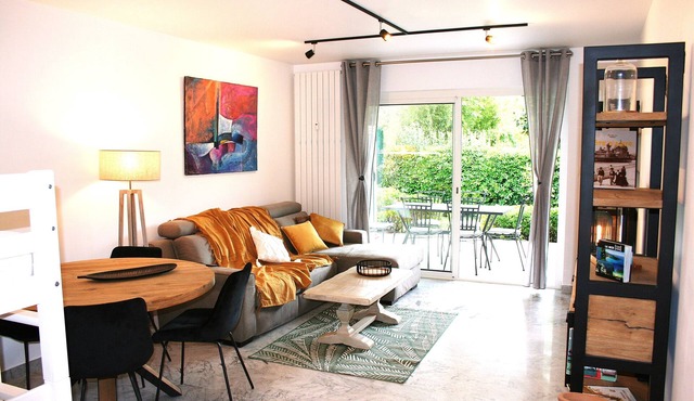 Rare 220-square-meter ground-floor apartment by the sea