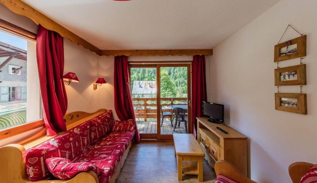 Resort center, swimming pool, parking, tv, ski locker, 50m², Abriès