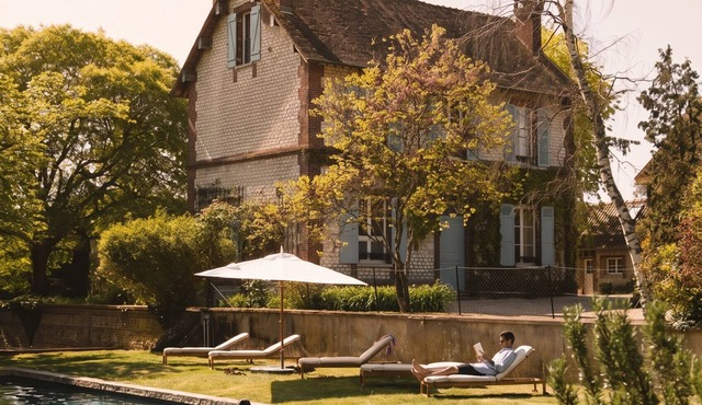 RIVE Side House .