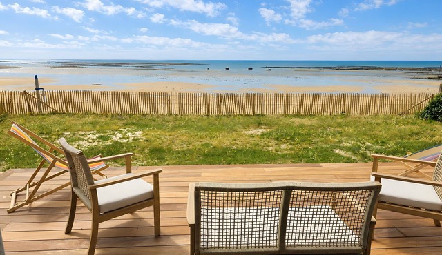 Seafront Villa for 8 Guests with Ocean View and Terrace
