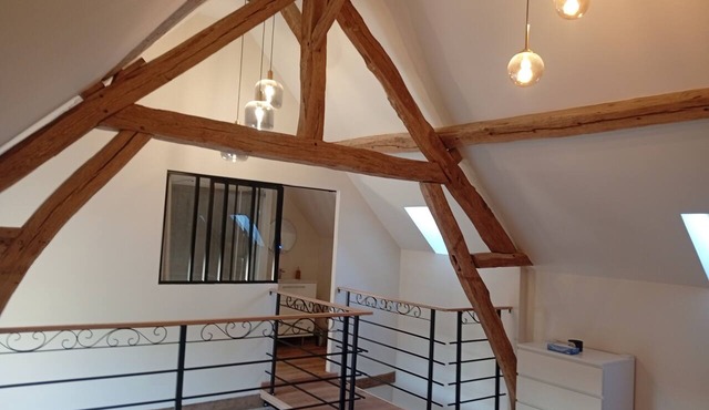 Small, self-contained house, completely renovated, with a small courtyard and a secure parking space