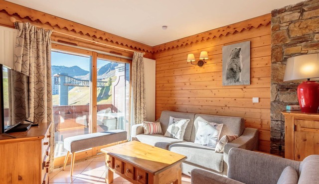 Spacious apartment with ski-in access and wellness area
