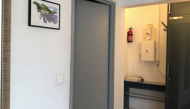 Spacious & comfortable T2 air-conditioned 3* Wifi, Private parking, Beach 100m