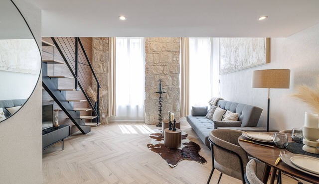 Spacious loft-style studio with mezzanine – Nice city centre
