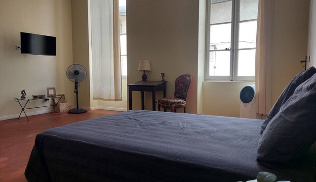 Spacious Studio in Provence (Near Avignon & the Wine Route)