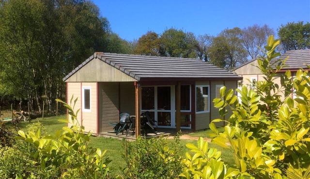 Stereden Cottage Village - Chalet 2 - with Private Terrace and Shared Garden
