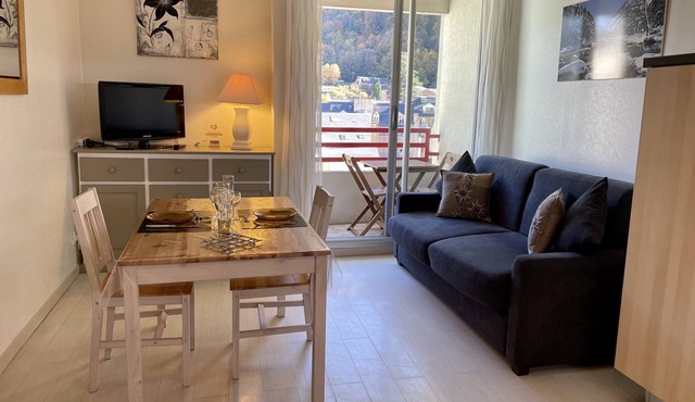 STUDIO, CLOSE TO SHOPS AND LYS CABLE CAR