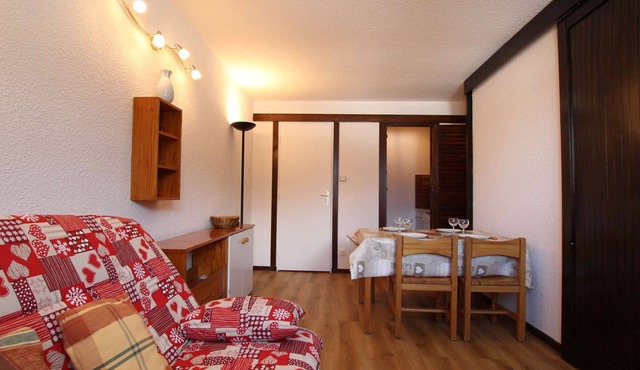 Studio sleeping area 4 pers, southwest balcony, Serre-Chevalier