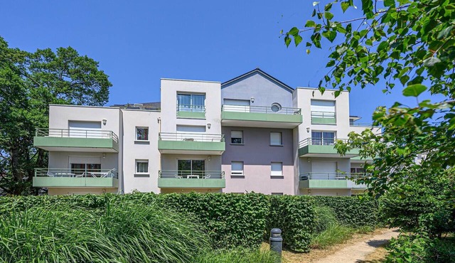 Studio with Balcony Near Vannes