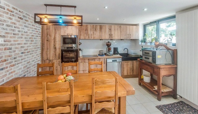 Stunning home in Bucquoy with WiFi