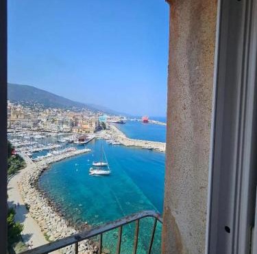 superbe appartement de prestige avec vue mer