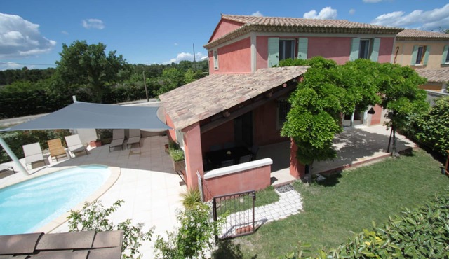 Taillades: house/villa - 4 rooms - 6 persons