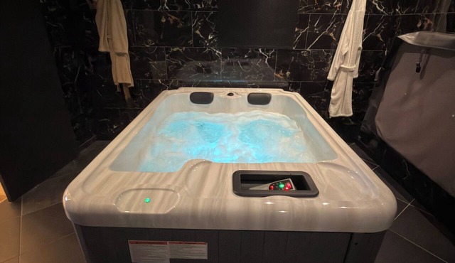 The Indiscreet LoveRoom Private Jacuzzi - 15-minute shuttle and ferry ride