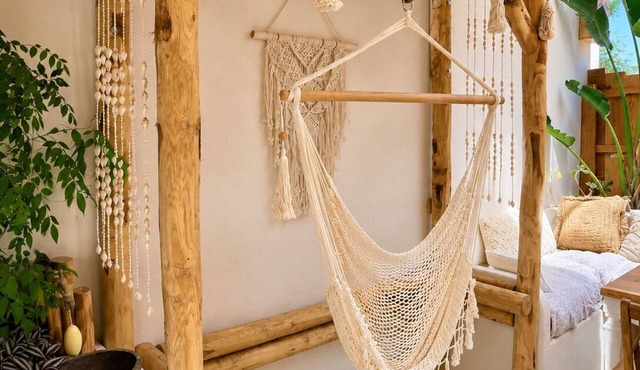 The latest LouMiou favorite, just 50 meters from the sea