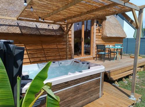 Tiny Chaumière - Escapade Romantique - Chaumière et Jacuzzi Privatif proche Pont-Aven