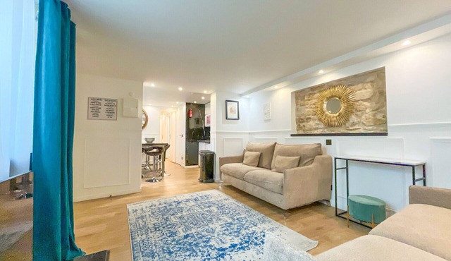 Urban Flat 113 - Pretty 2BDR Flat in Central Paris