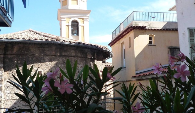 Very charming apartment with Large terrace - no cars and noise
