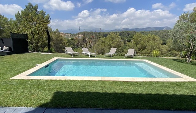 Villa Dans Écrin de Verdure Avec Piscine et Terrain de Boules