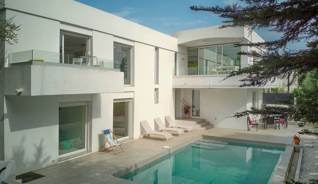 Villa in the hills, 5 bedrooms, swimming pool