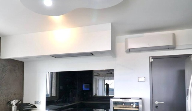 Villa Massilia 14 pers with private pool and jacuzzi - Heights Marseille 15eme