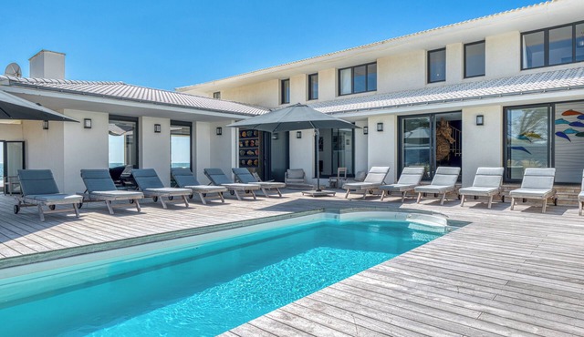 Villa Océans 5* : Oceanfront, Heated Pool, Jacuzzi & Sauna, 15 guests