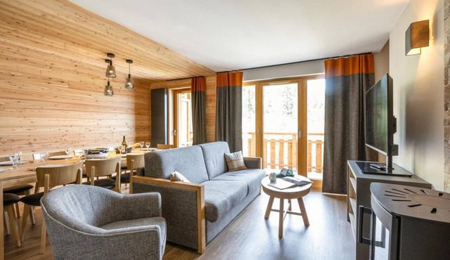 Wifi, 250m from shops, swimming pool, balcony, ski locker, 49-52m², Risoul