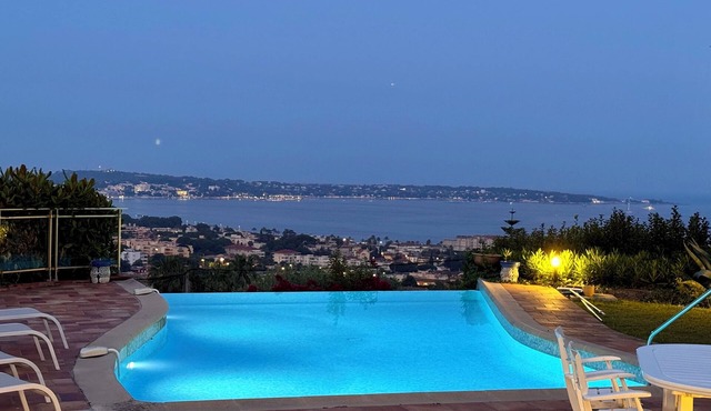 Your dream vacation starts here. Villa panoramic view, 5 minutes from Cannes