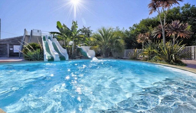 ZEcamping 3 étoiles 500m plage parc aquatique locatif TV LV BBQ 27m2
